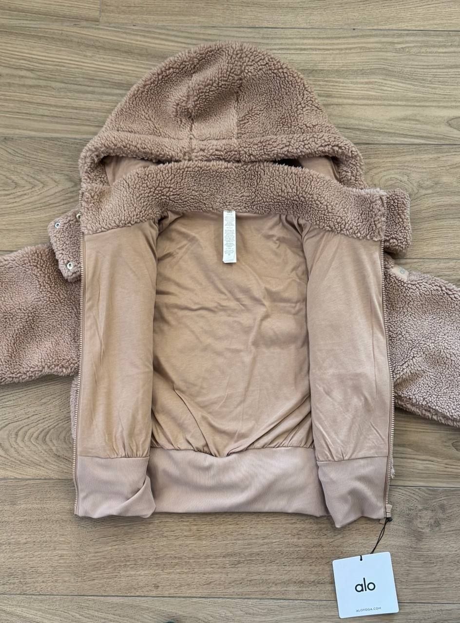 Женская куртка Alo Yoga Foxy Sherpa Jacket 'Latte'