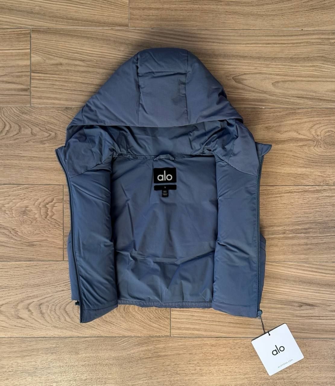 Женский жилет Alo Yoga Fast Lane Puffer Vest