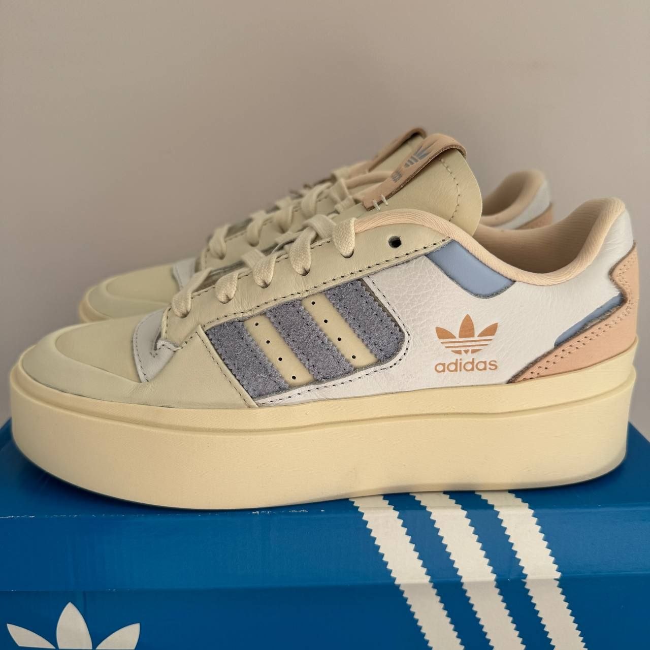 Женские кроссовки adidas Originals Forum Bonega W 'Off White Blue Dawn Bliss Orange'