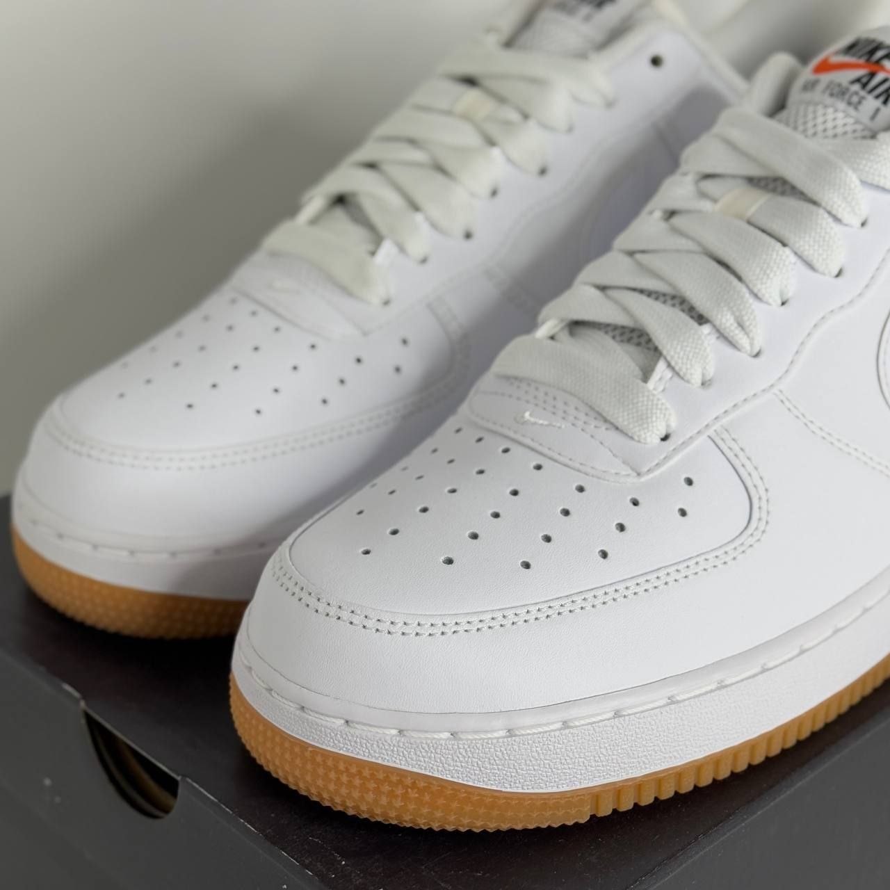Кроссовки Nike Air Force 1 Low '07 LV8 'White Gum'