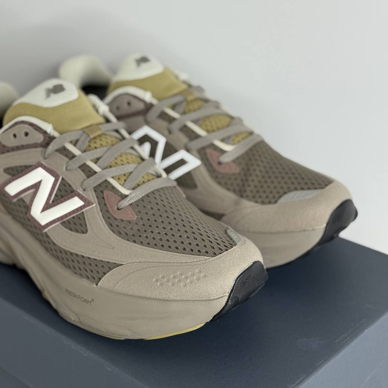 Женские кроссовки New Balance Fresh Foam Trainer 'Arid Stone Earth Shadow'