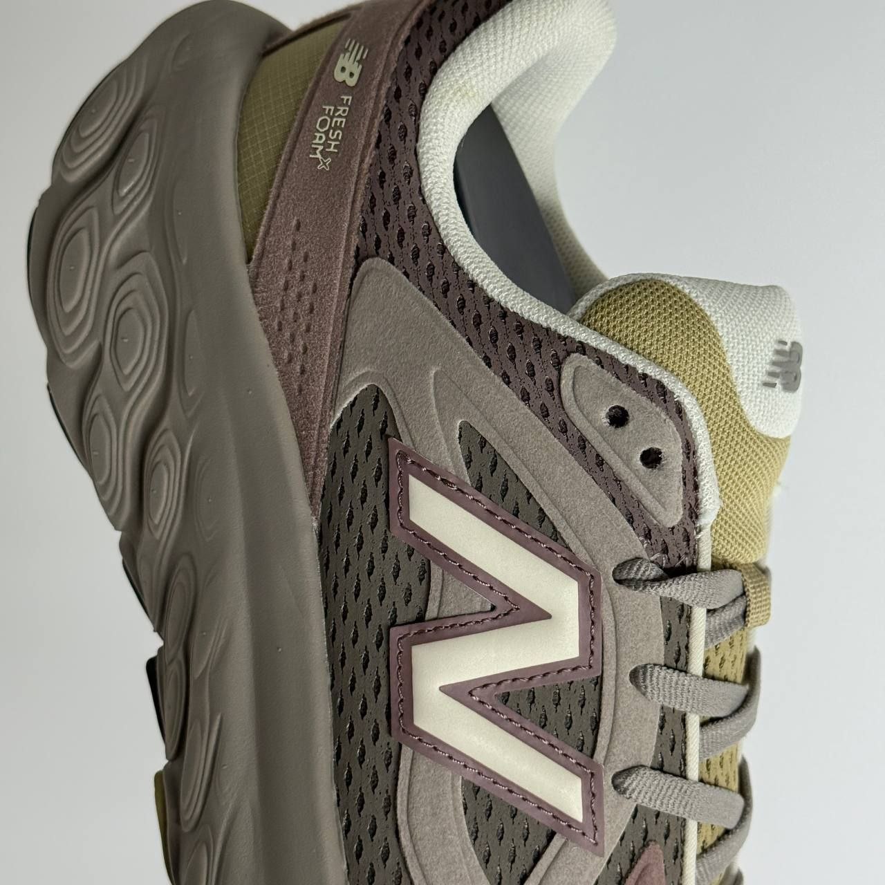 Женские кроссовки New Balance Fresh Foam Trainer 'Arid Stone Earth Shadow'