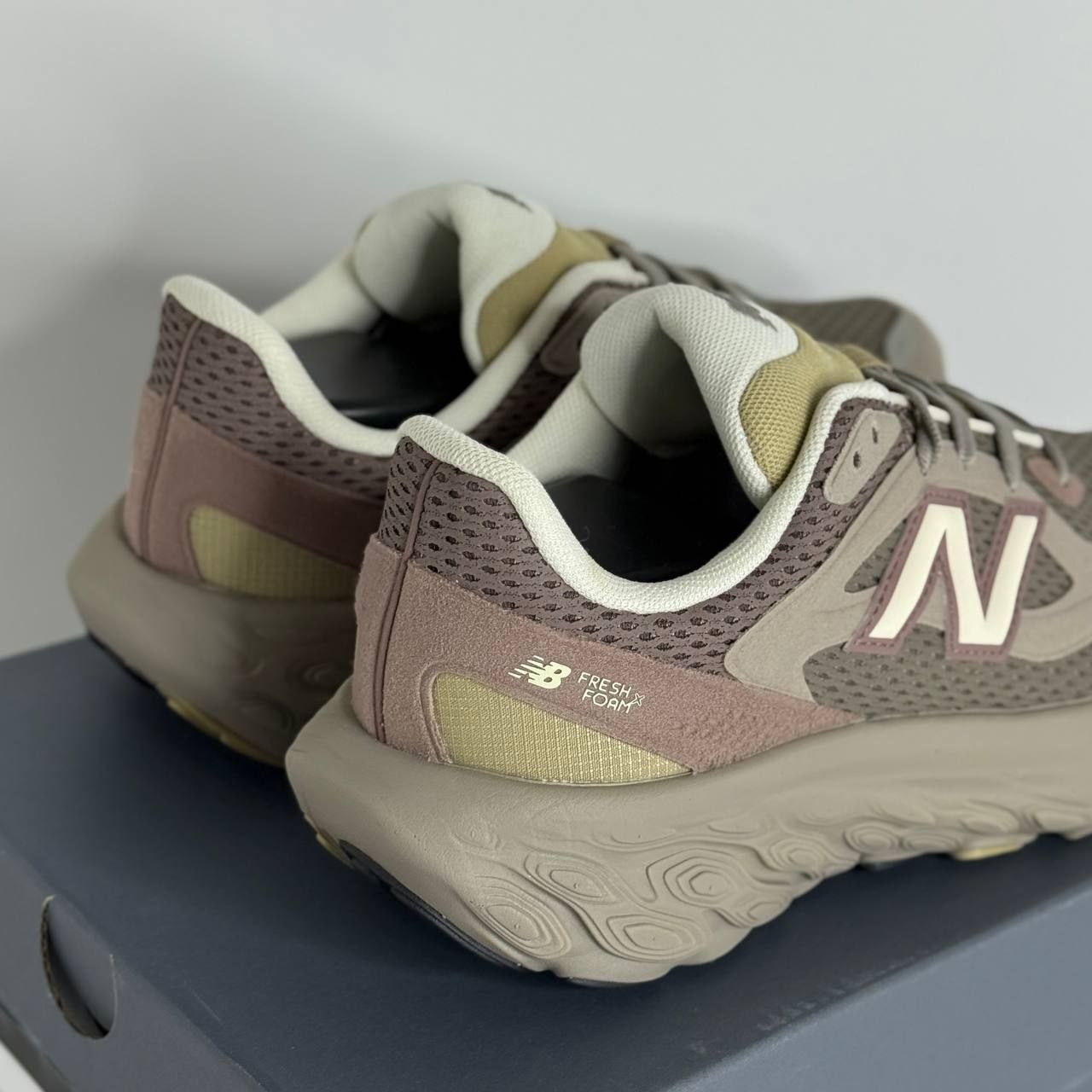 Женские кроссовки New Balance Fresh Foam Trainer 'Arid Stone Earth Shadow'