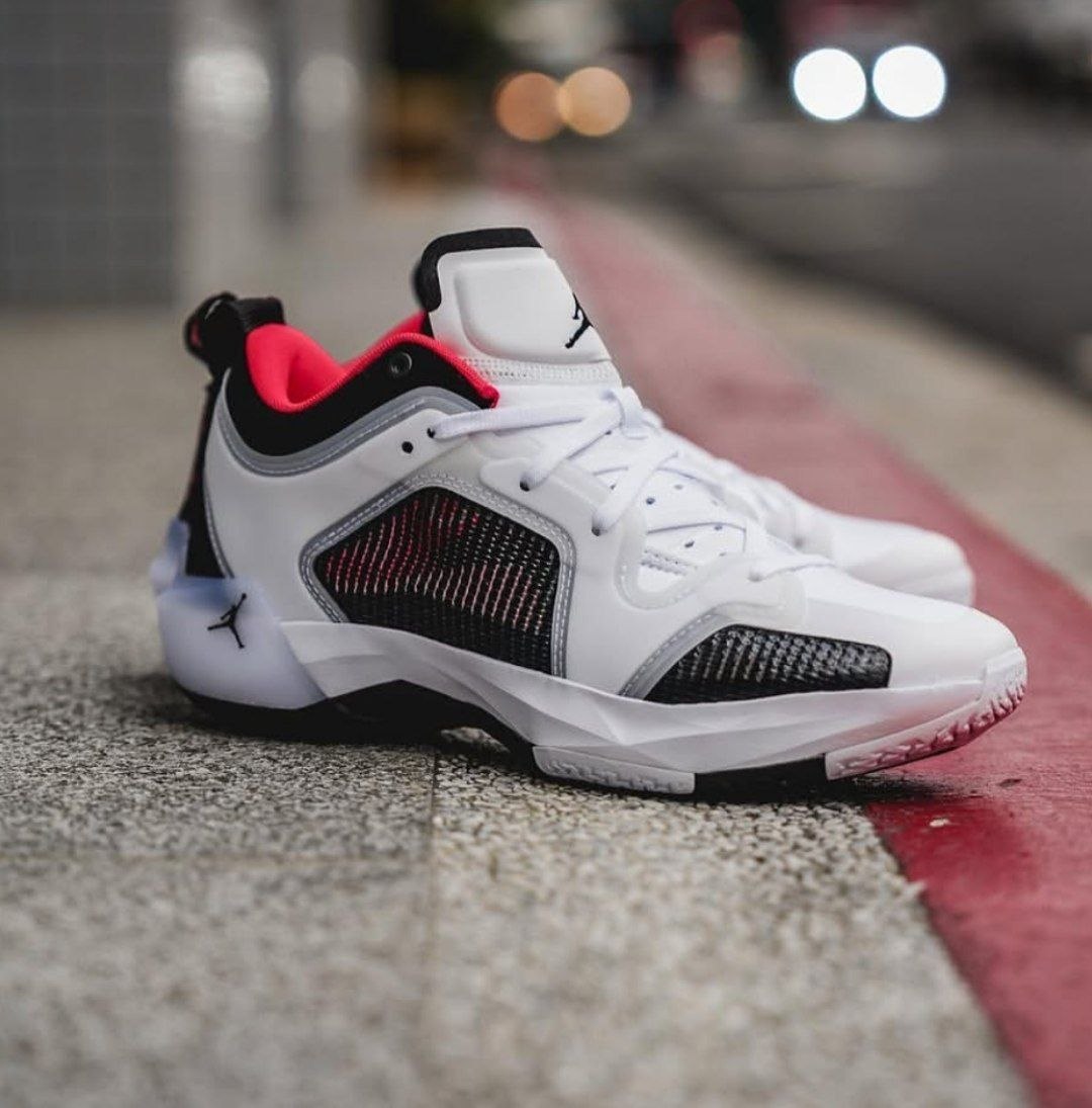 Кроссовки Nike Air Jordan 37 Low 'Siren Red'