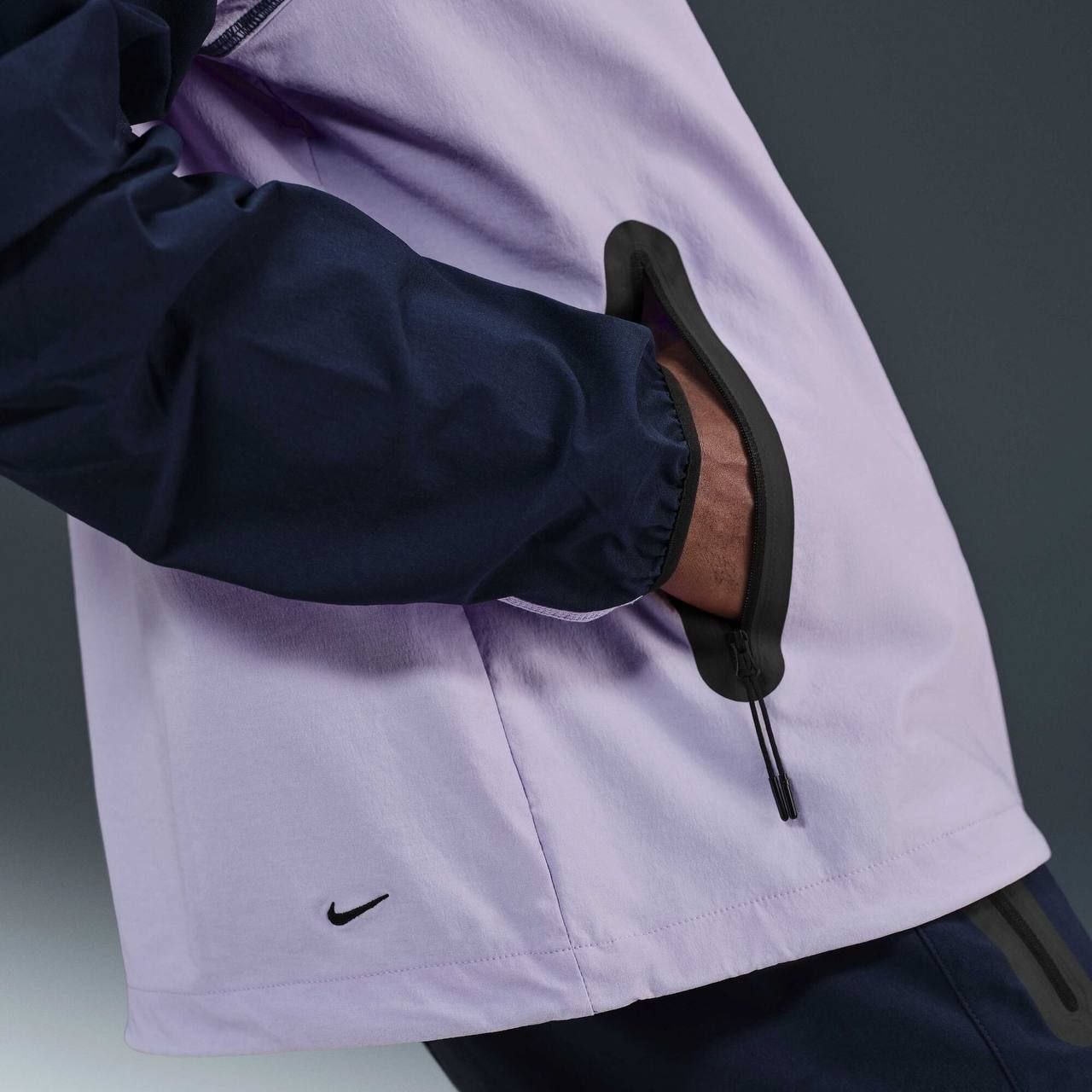 Куртка ветровка Nike Tech Woven Windbreaker 'Hydrangeas Obsidian Black'
