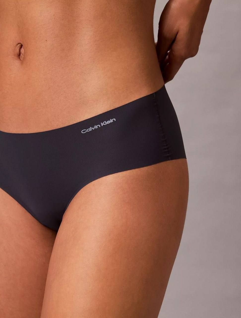 Женские трусики Calvin Klein Invisibles Microfiber Stretch 3 Pack Hipsters