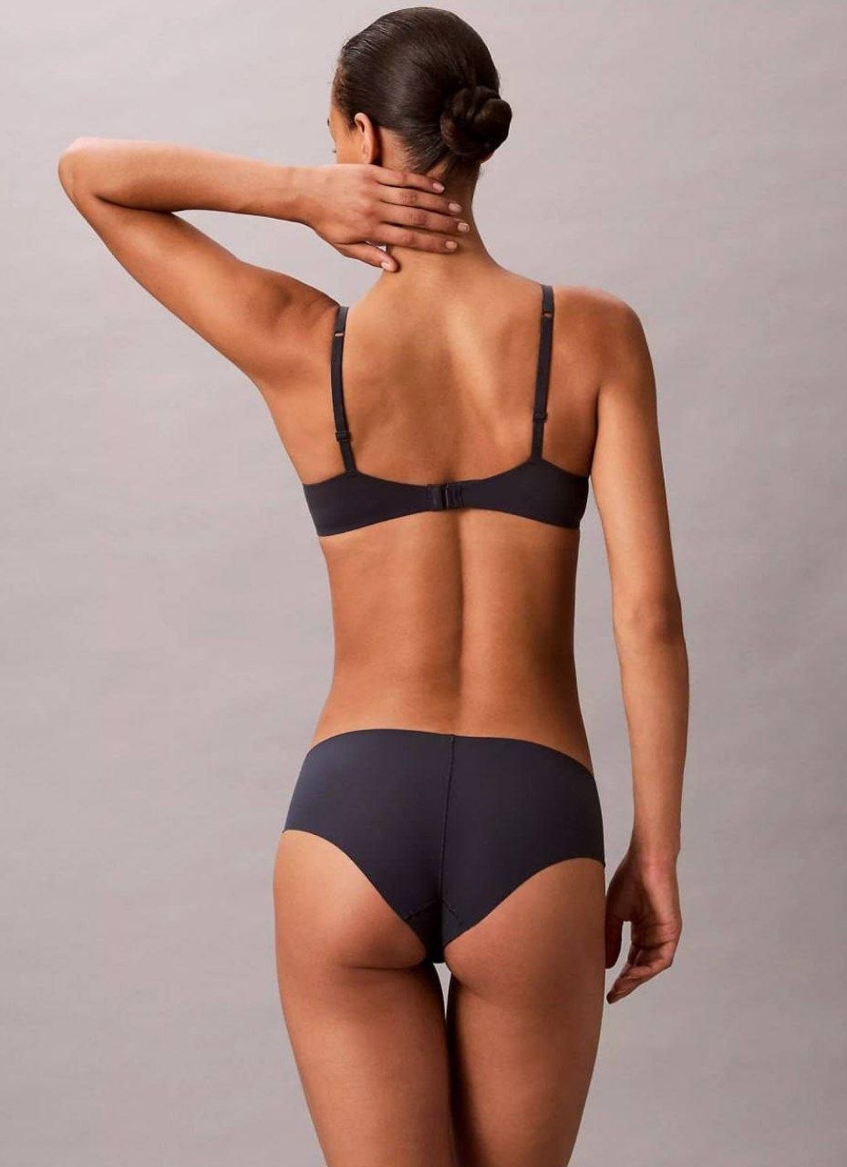Женские трусики Calvin Klein Invisibles Microfiber Stretch 3 Pack Hipsters