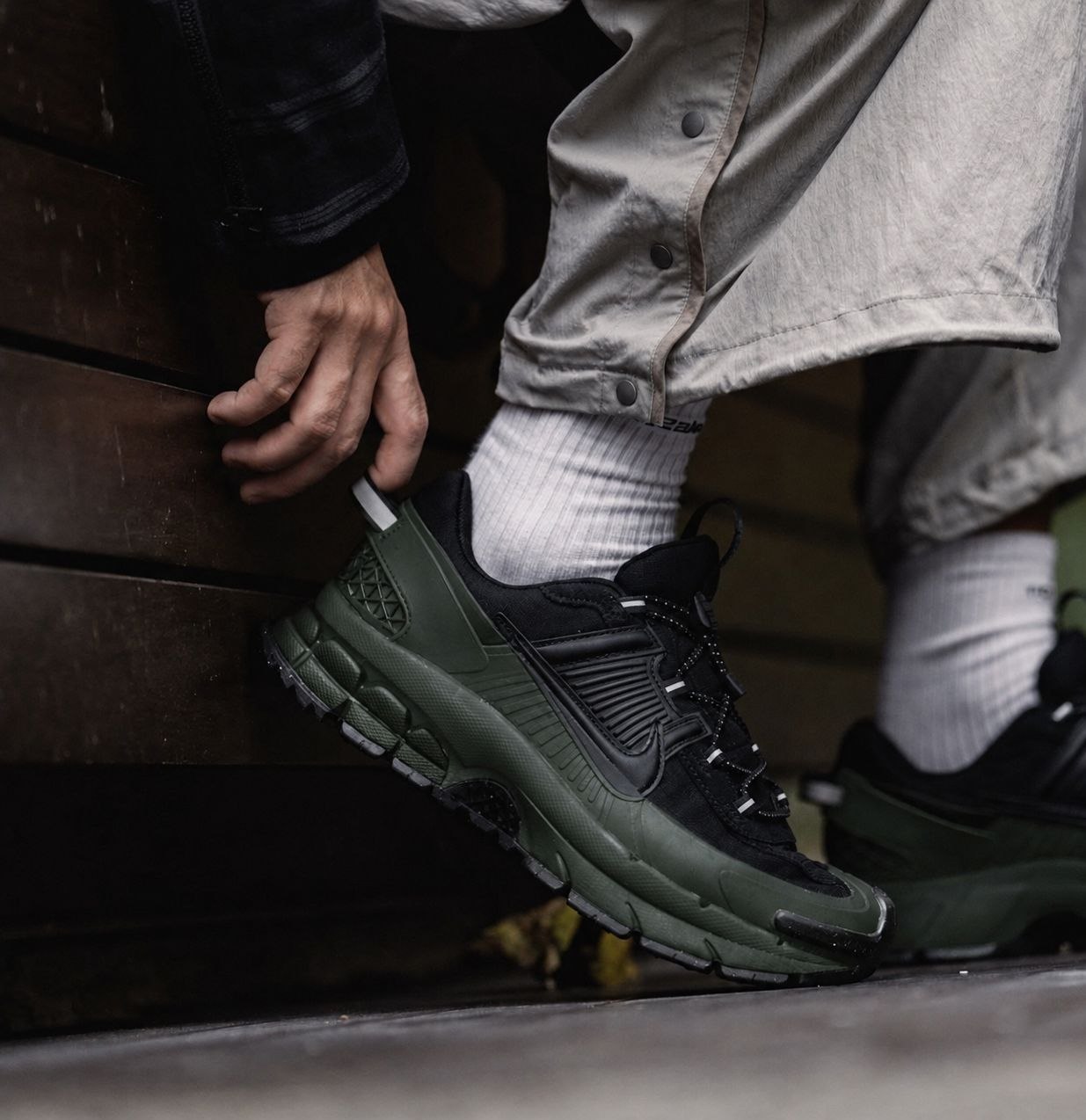 Кроссовки Nike Zoom Vomero 5 Roam 'Sequoia Black'