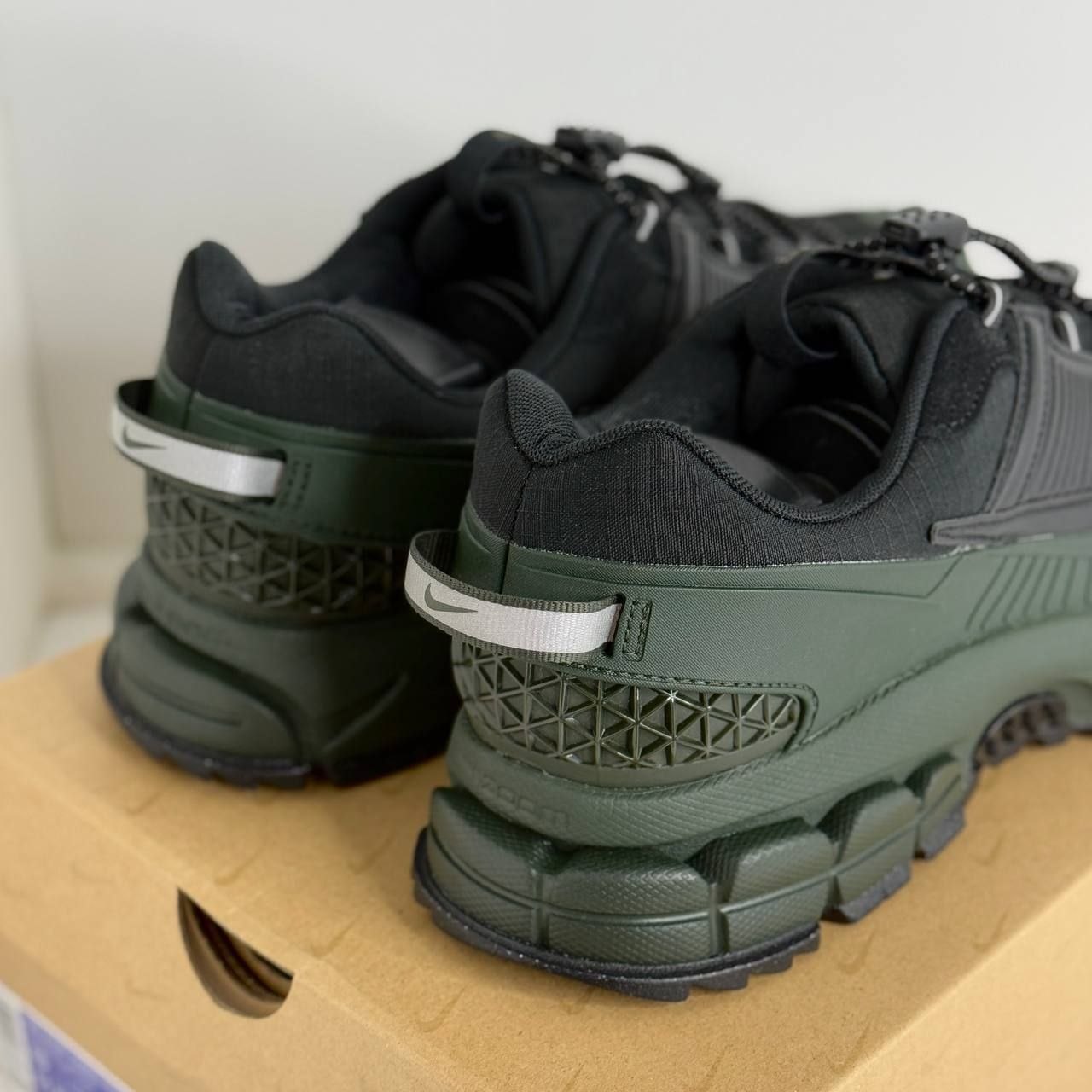 Кроссовки Nike Zoom Vomero 5 Roam 'Sequoia Black'