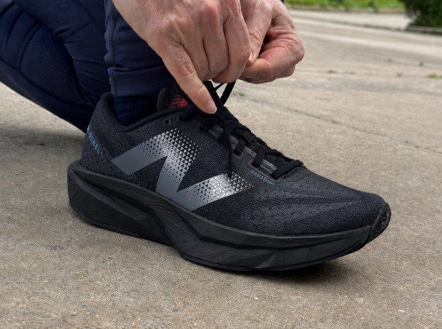 Кроссовки New Balance FuelCell Rebel v4 'Magnet Black'