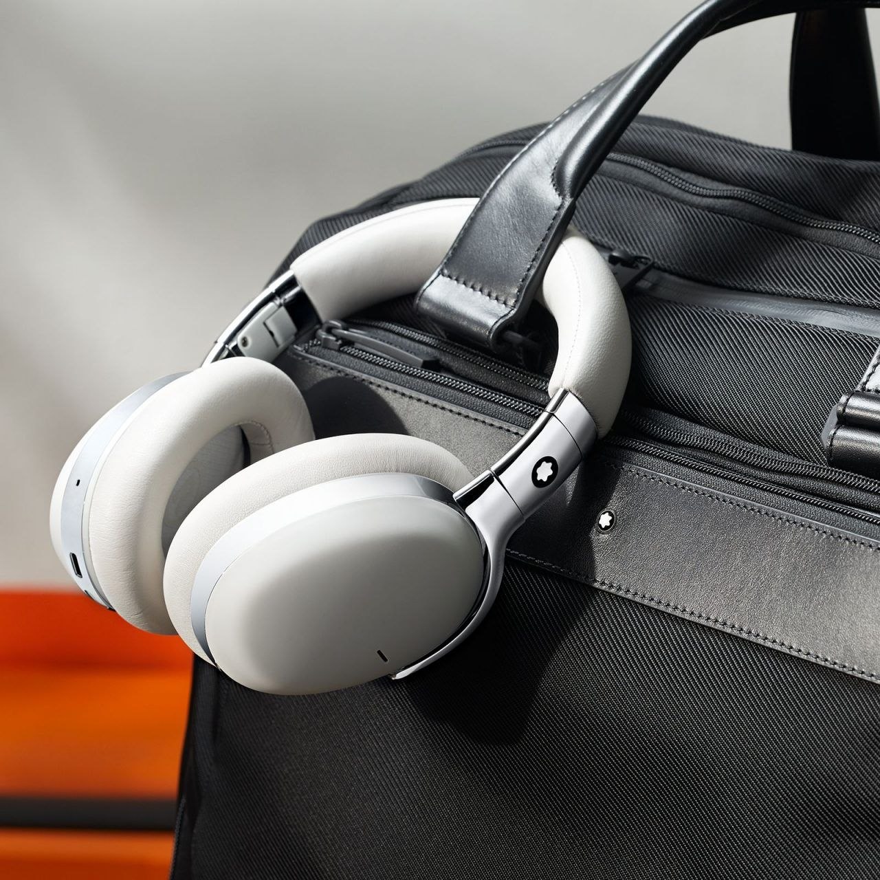Наушники Montblanc MB 01 Over-Ear Headphones 'Grey'