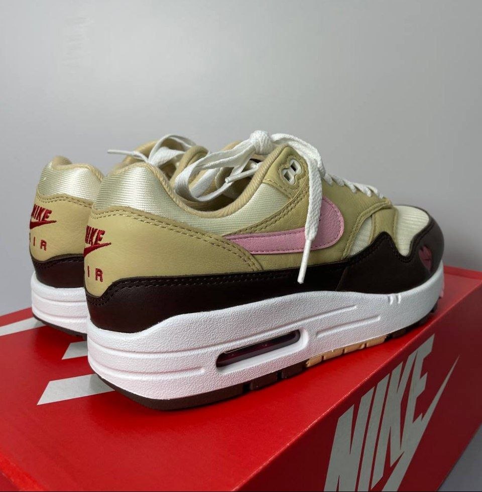 Женские кроссовки Nike Air Max 1 'Valentine’s Day'
