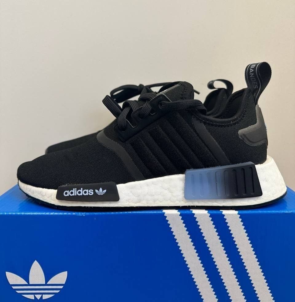 Женские кроссовки Adidas NMD_R1 'Black Blue Dawn'