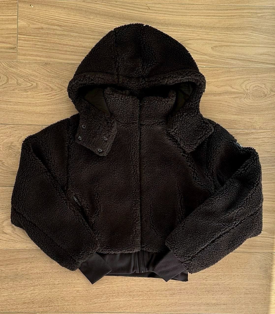 Женская куртка Alo Yoga Foxy Sherpa Jacket 'black'