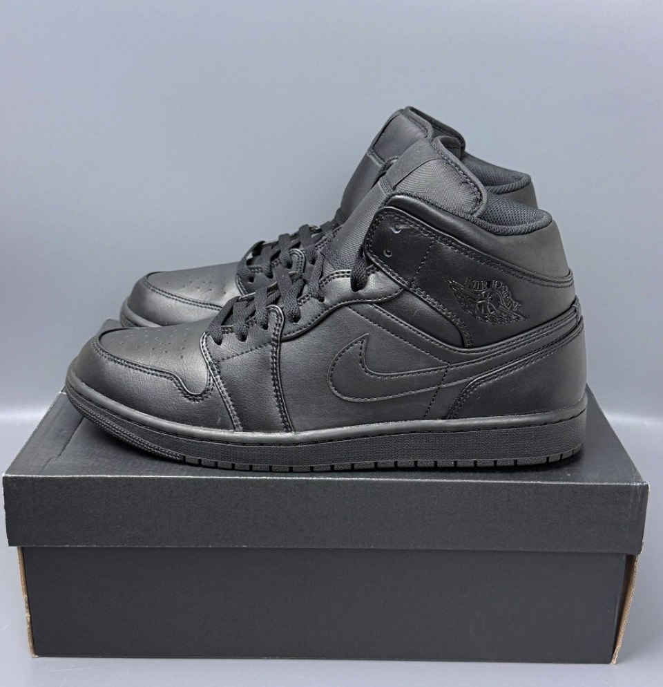 Кроссовки Air Jordan 1 Mid 'Triple Black'