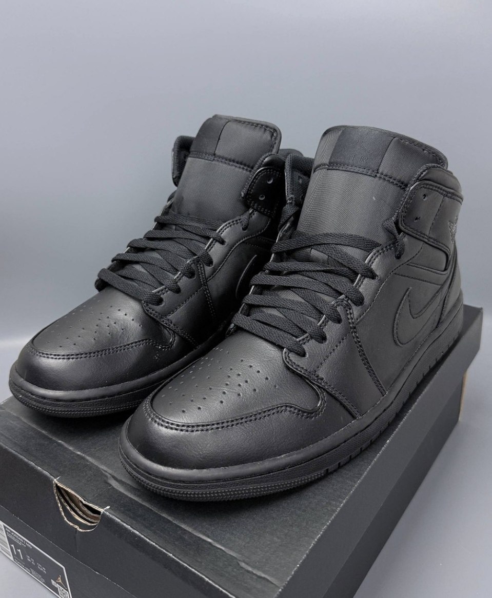 Кроссовки Air Jordan 1 Mid 'Triple Black'