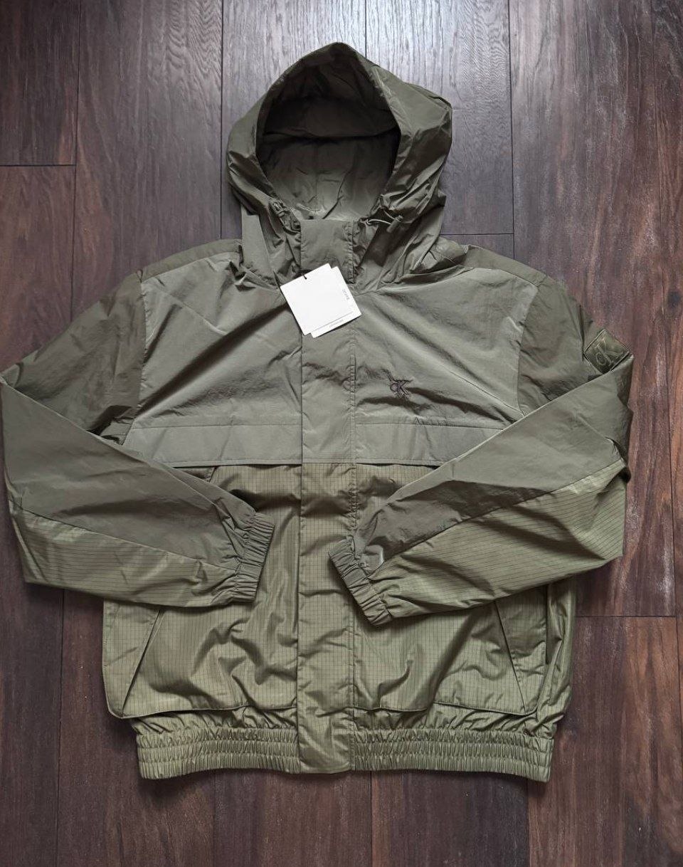 Куртка ветровка Calvin Klein Lightweight Nylon Mixed Media Jacket