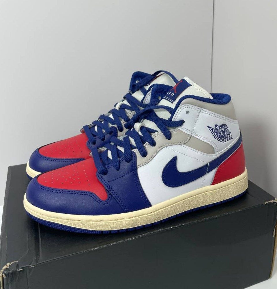 Кроссовки Air Jordan 1 Mid 'Rare Air'