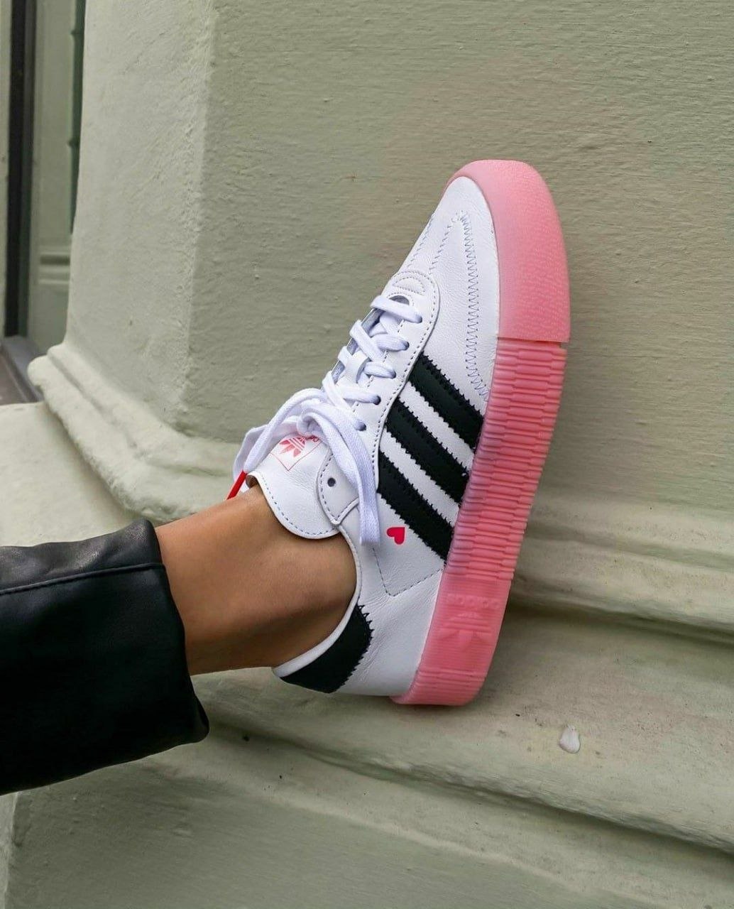 Женские кроссовки Adidas Sambarose 'Valentine'