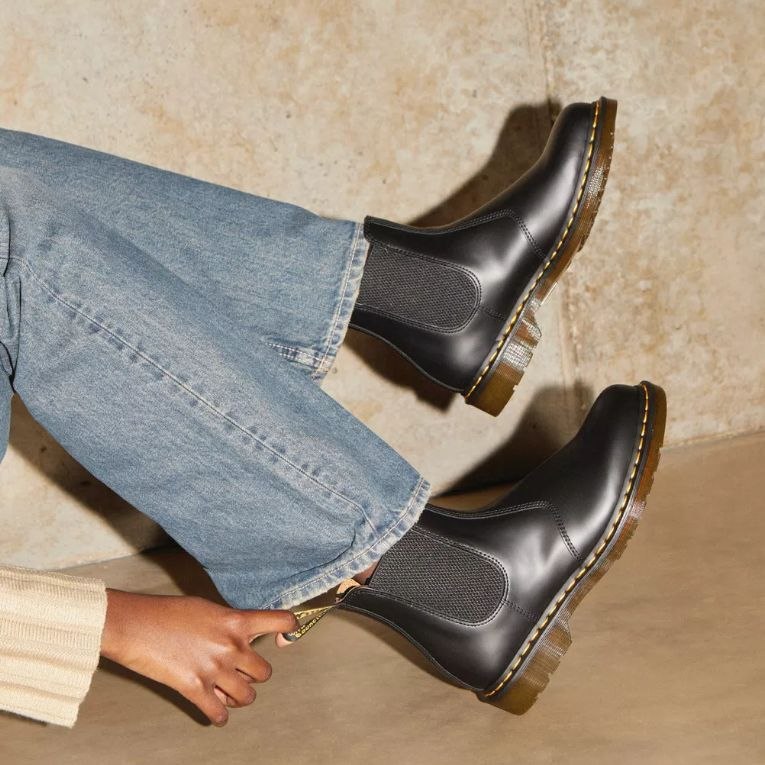 Женские ботинки Dr. Martens 2976 Yellow Stitch Smooth Leather Chelsea 'Black'