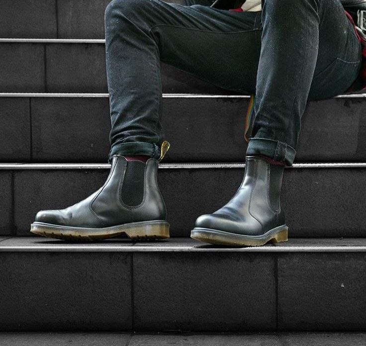 Ботинки Dr. Martens 2976 Yellow Stitch Smooth Leather Chelsea 'Black'