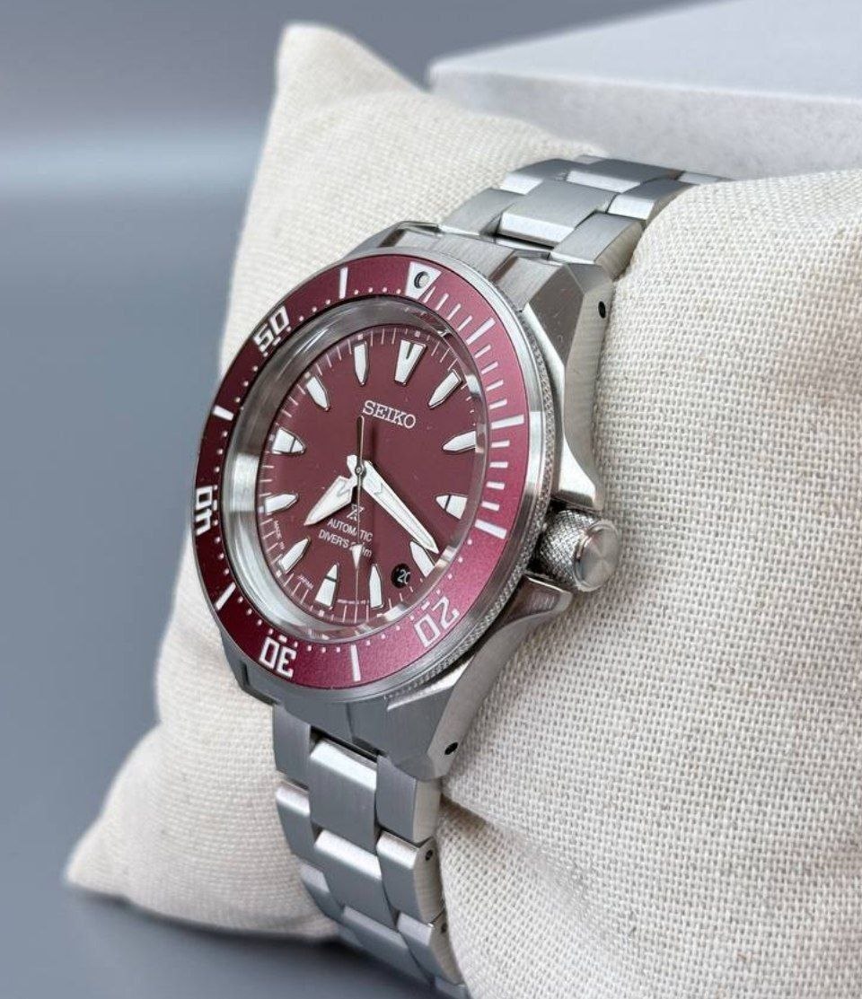 Механические часы Seiko Prospex Samurai 'Burgundy Red'