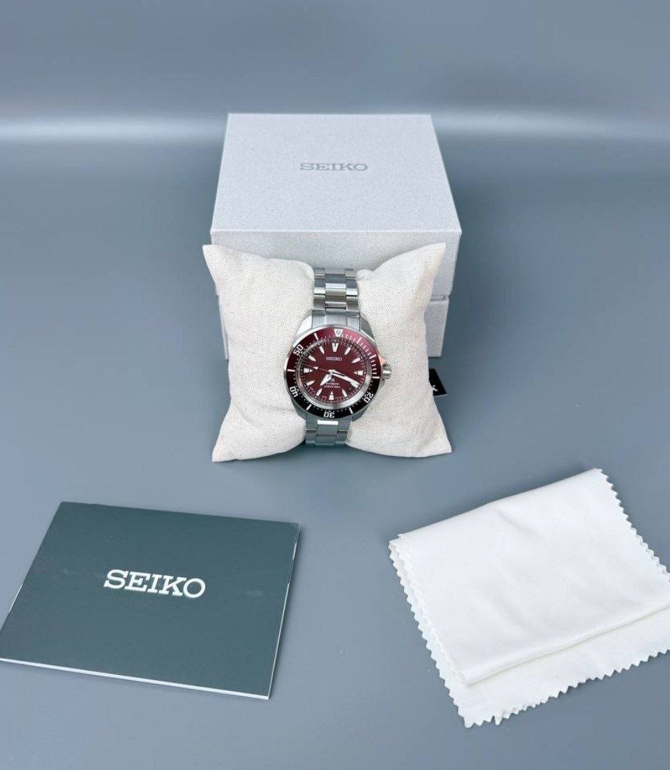 Механические часы Seiko Prospex Samurai 'Burgundy Red'