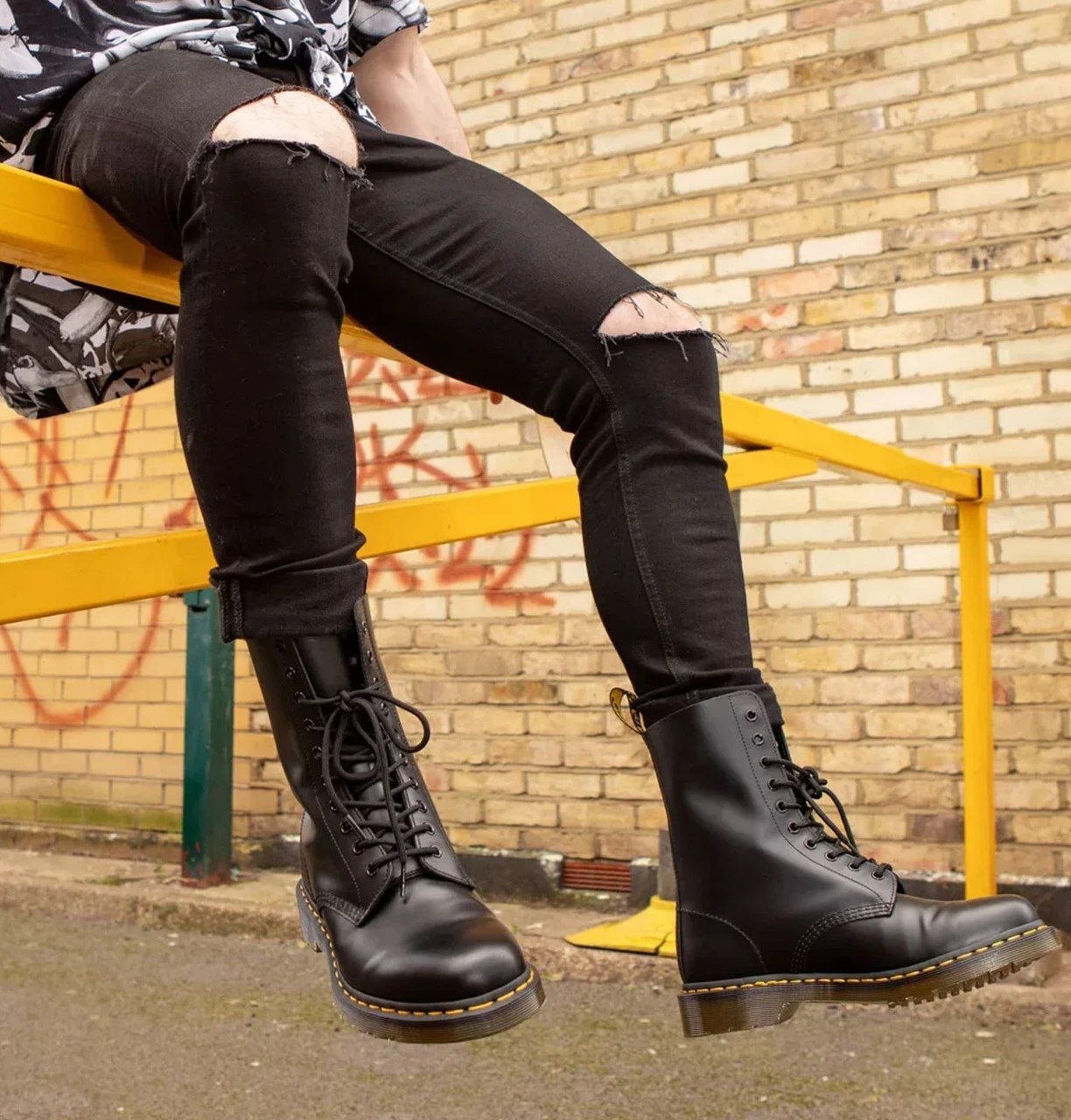 Ботинки Dr Martens 1490 Smooth Leather Mid Calf Boot 'Black'