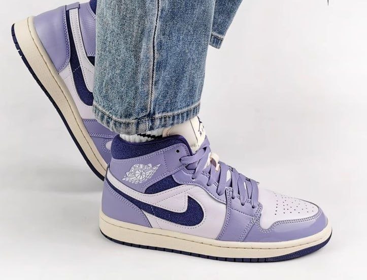 Кроссовки Air Jordan 1 Mid SE 'Sky Purple'