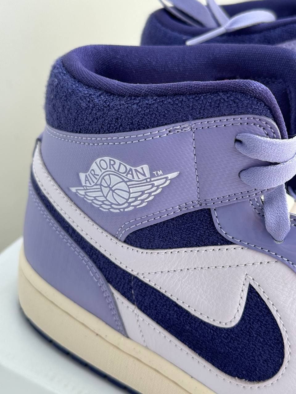 Кроссовки Air Jordan 1 Mid SE 'Sky Purple'