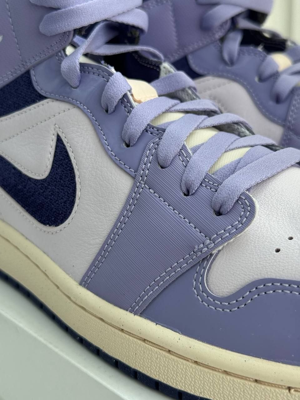 Кроссовки Air Jordan 1 Mid SE 'Sky Purple'