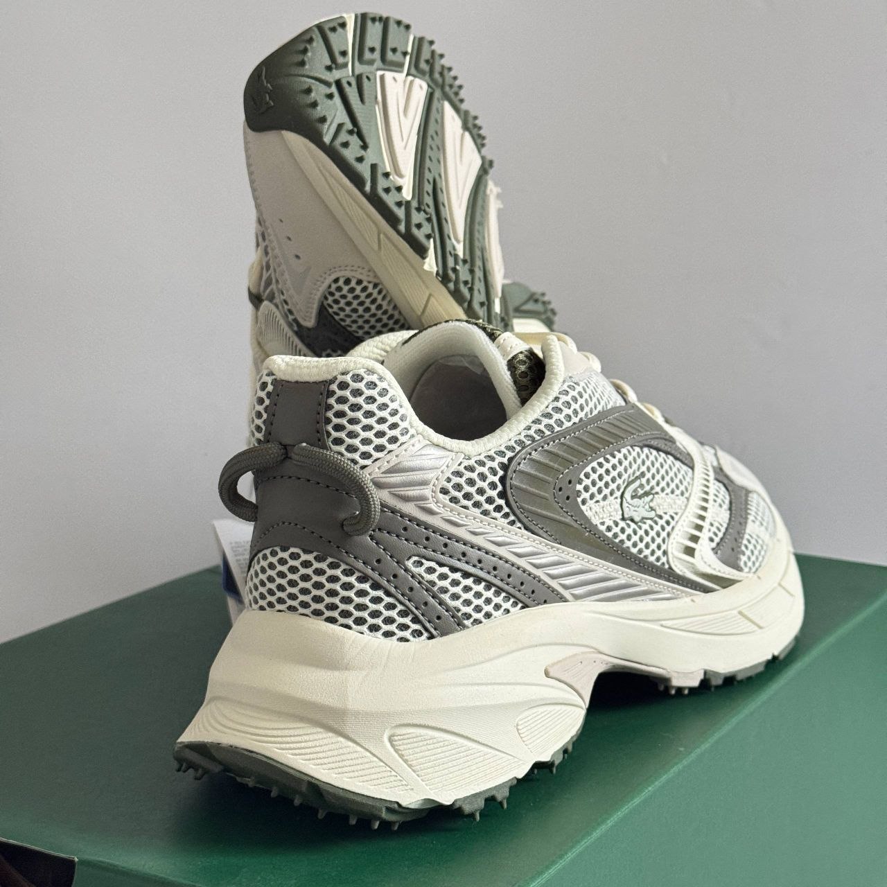 Кроссовки Lacoste L003 Neo Shot 'Off White Khaki'