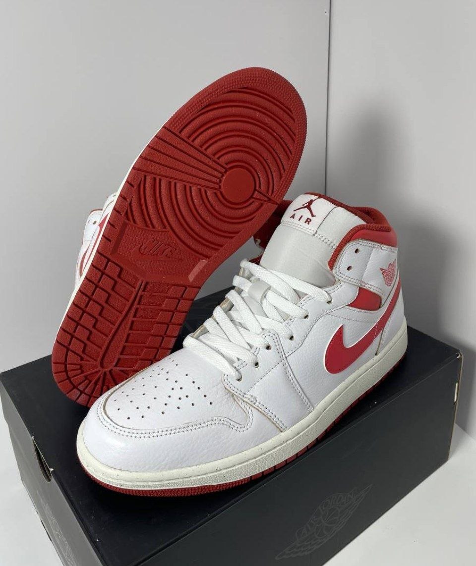 Кроссовки Air Jordan 1 Mid SE 'Dune Red'