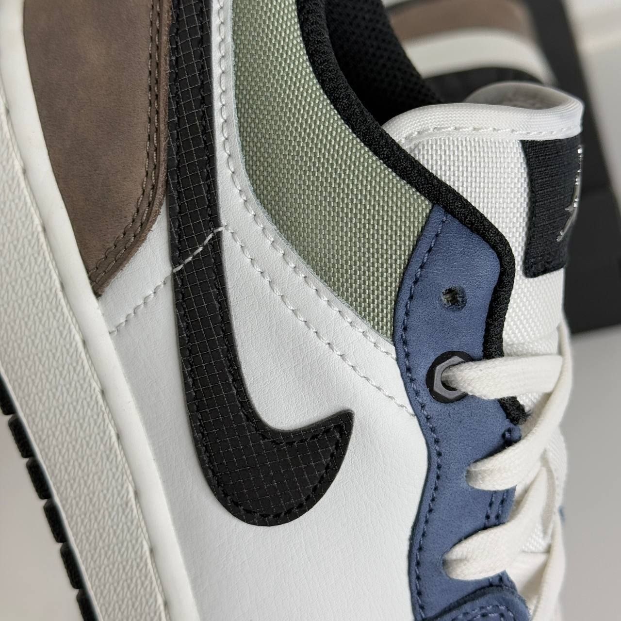 Женские кроссовки Nike Air Jordan 1 Low GS 'Diffused Blue Jade Horizon'