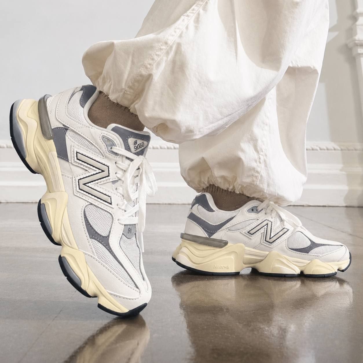 Женские / подростковые кроссовки New Balance 9060 'Sea Salt Castlerock'