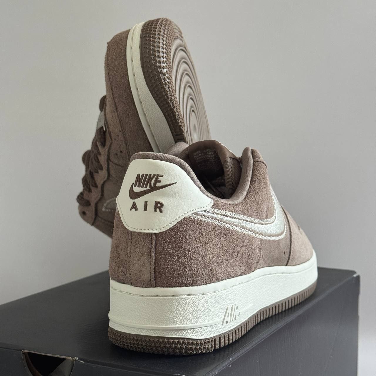 Кроссовки Nike Air Force 1 Low '07 LV8 'Mink Brown Embroidered Swoosh'