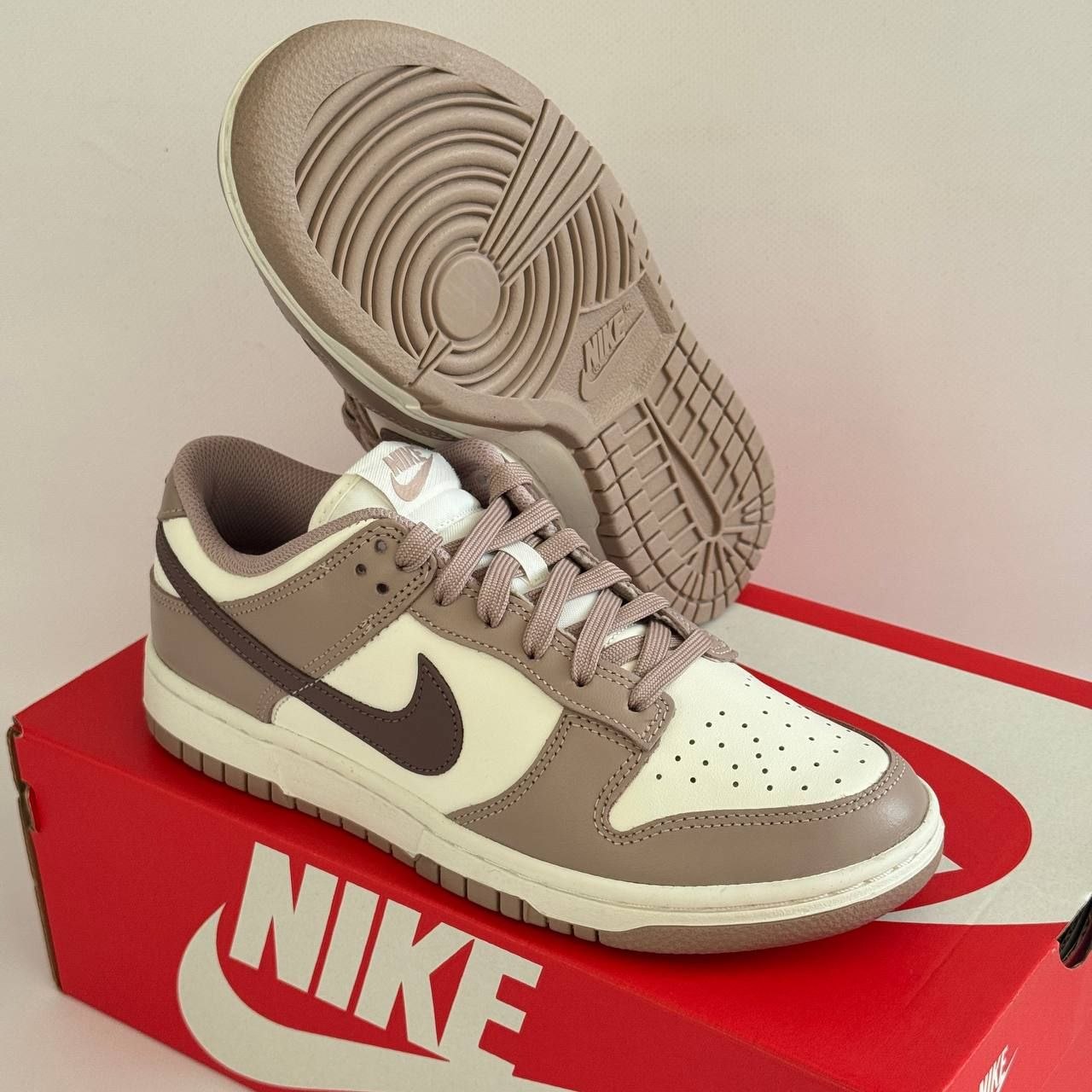 Женские кроссовки Nike Dunk Low WMNs 'Diffused Taupe'