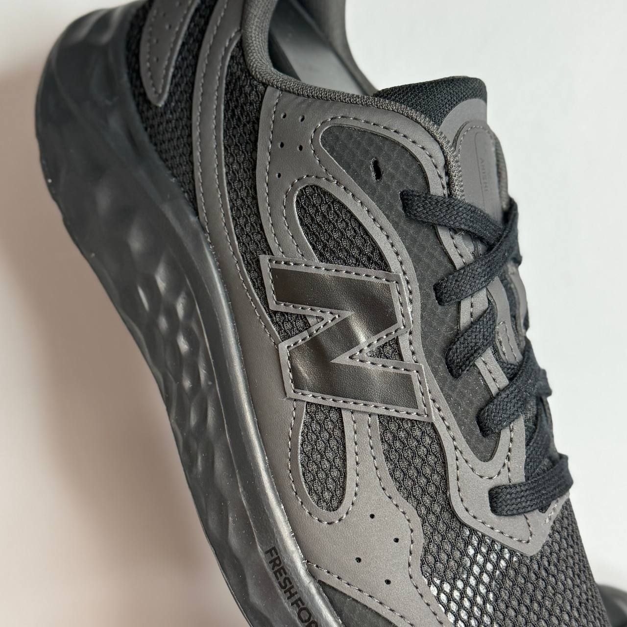 Кроссовки New Balance Fresh Foam Arishi V4 Tiralux 'Black Cement
