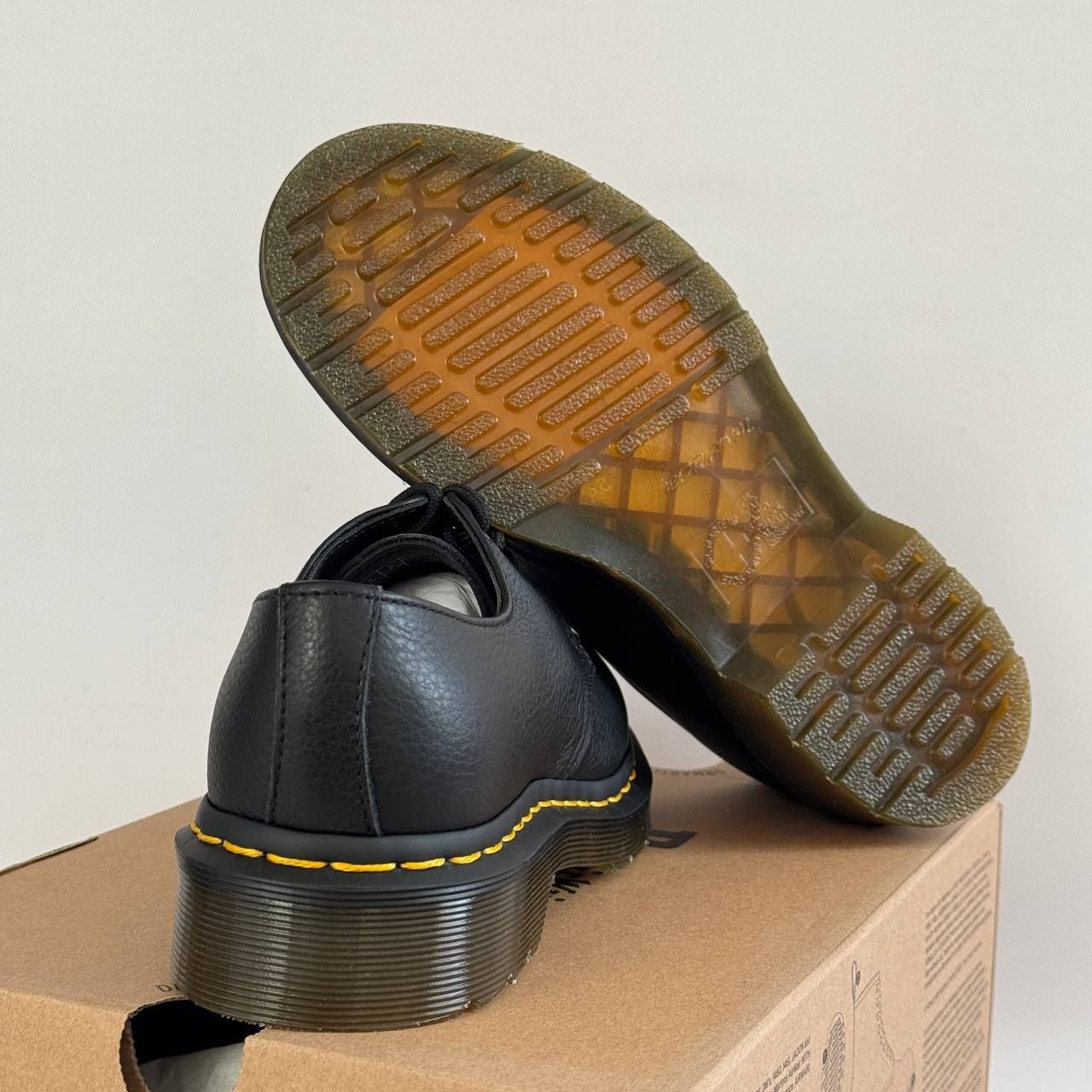 Женские туфли Dr. Martens 1461 Virginia Leather Oxford Shoes 'Black'