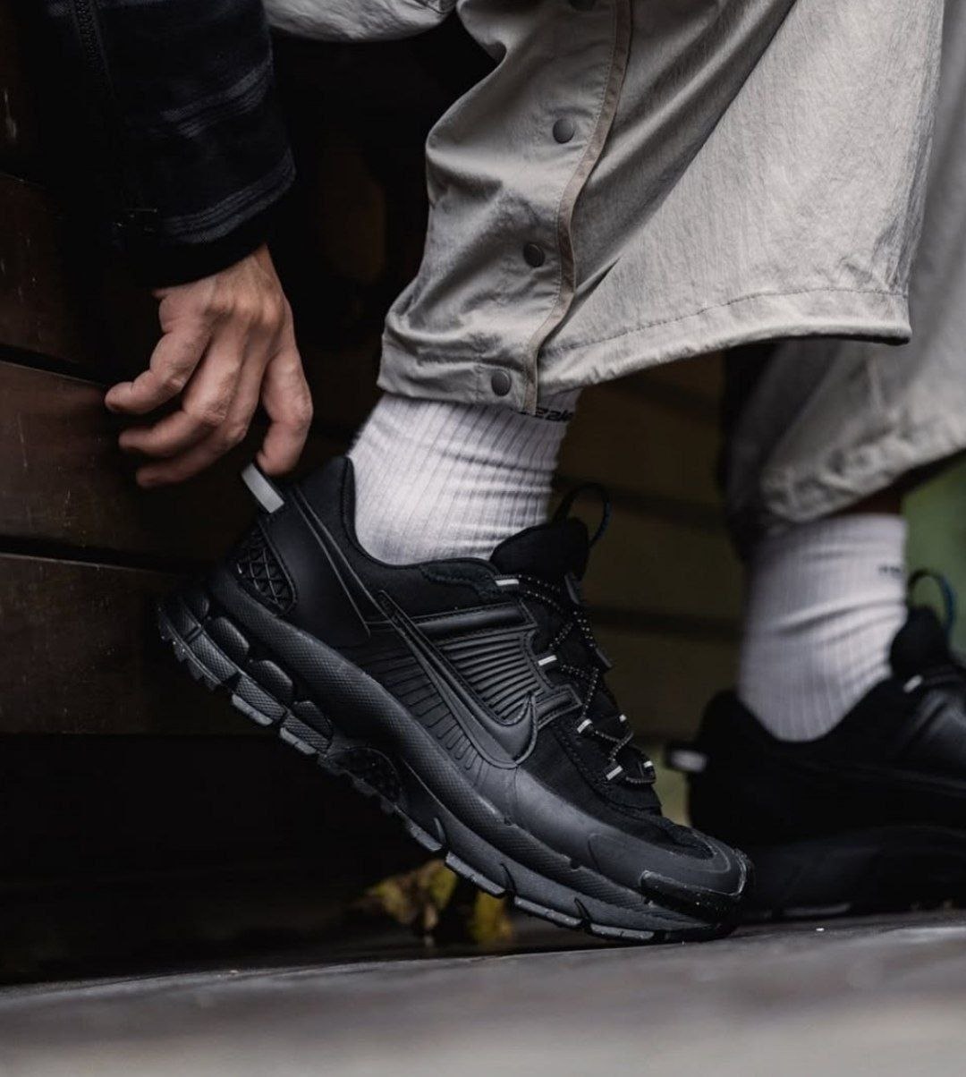 Кроссовки Nike Zoom Vomero 5 Roam 'Triple Black'