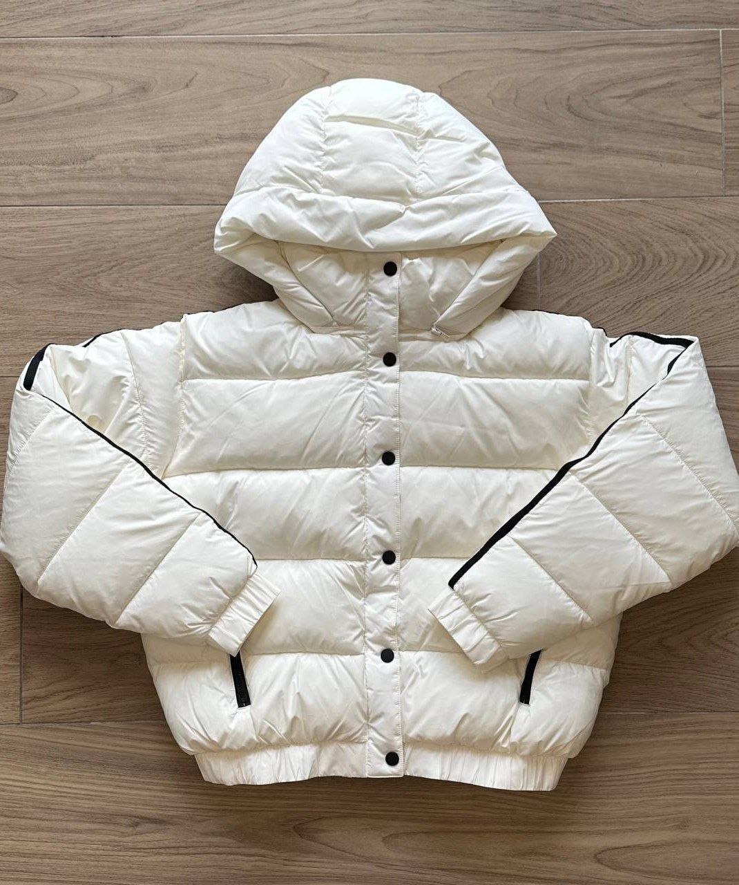Женский пуховик куртка Alo Yoga Aspen Love Puffer Jacket