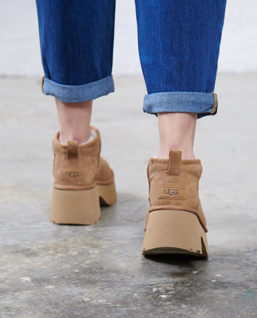 Женские ботинки UGG Classic Ultra Mini New Heights
