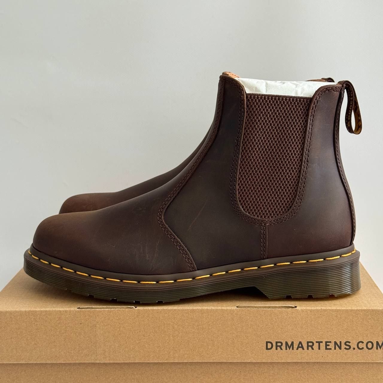 Ботинки челси Dr. Martens 2976 Yellow Stitch 'Dark Brown'