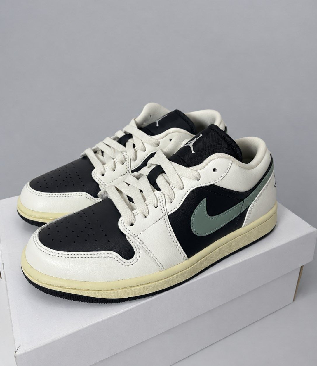 Женские кроссовки Air Jordan 1 Low 'Jade Smoke'