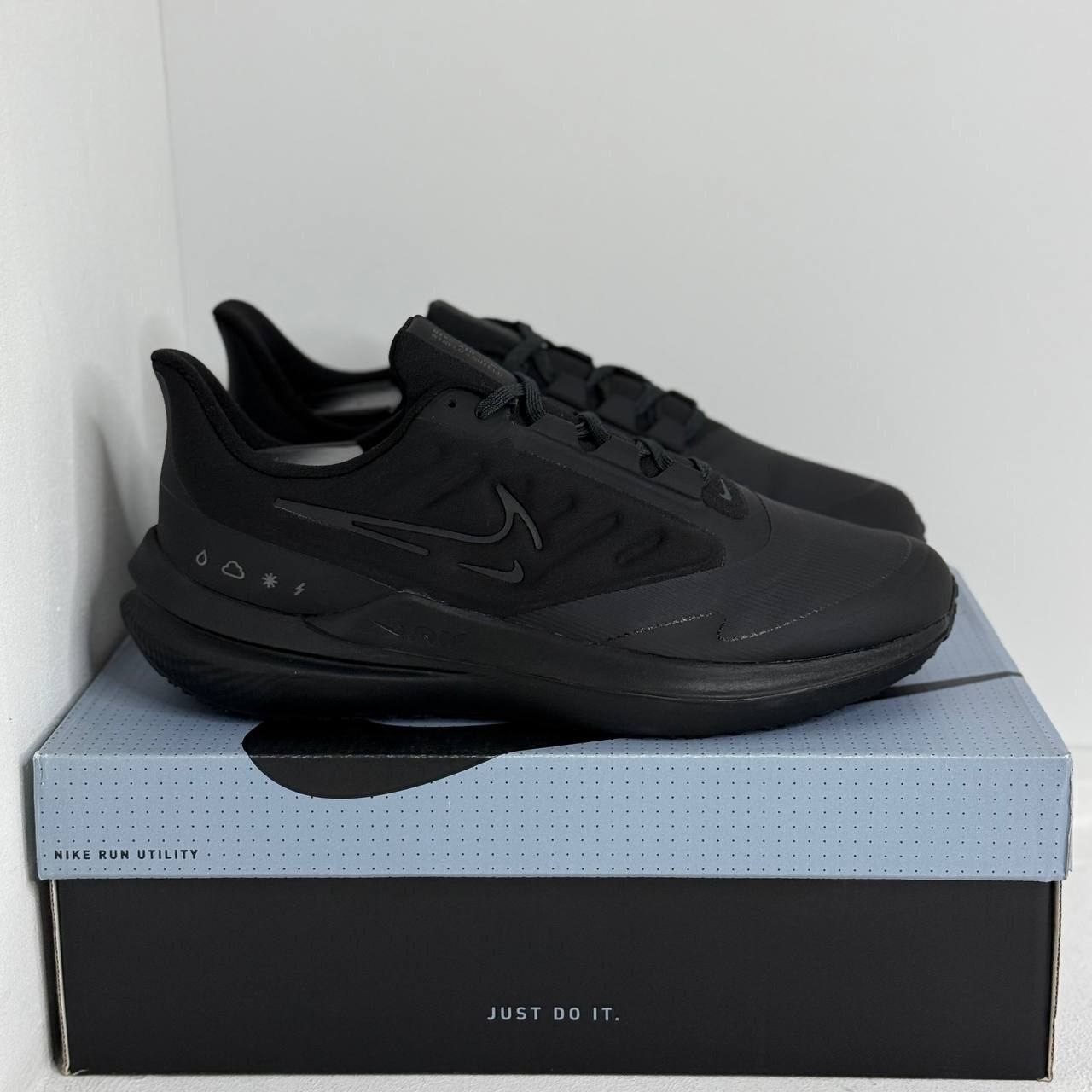 Кроссовки Nike Air Winflo 9 Shield 'Triple Black'