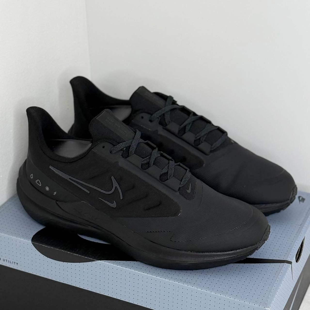 Кроссовки Nike Air Winflo 9 Shield 'Triple Black'