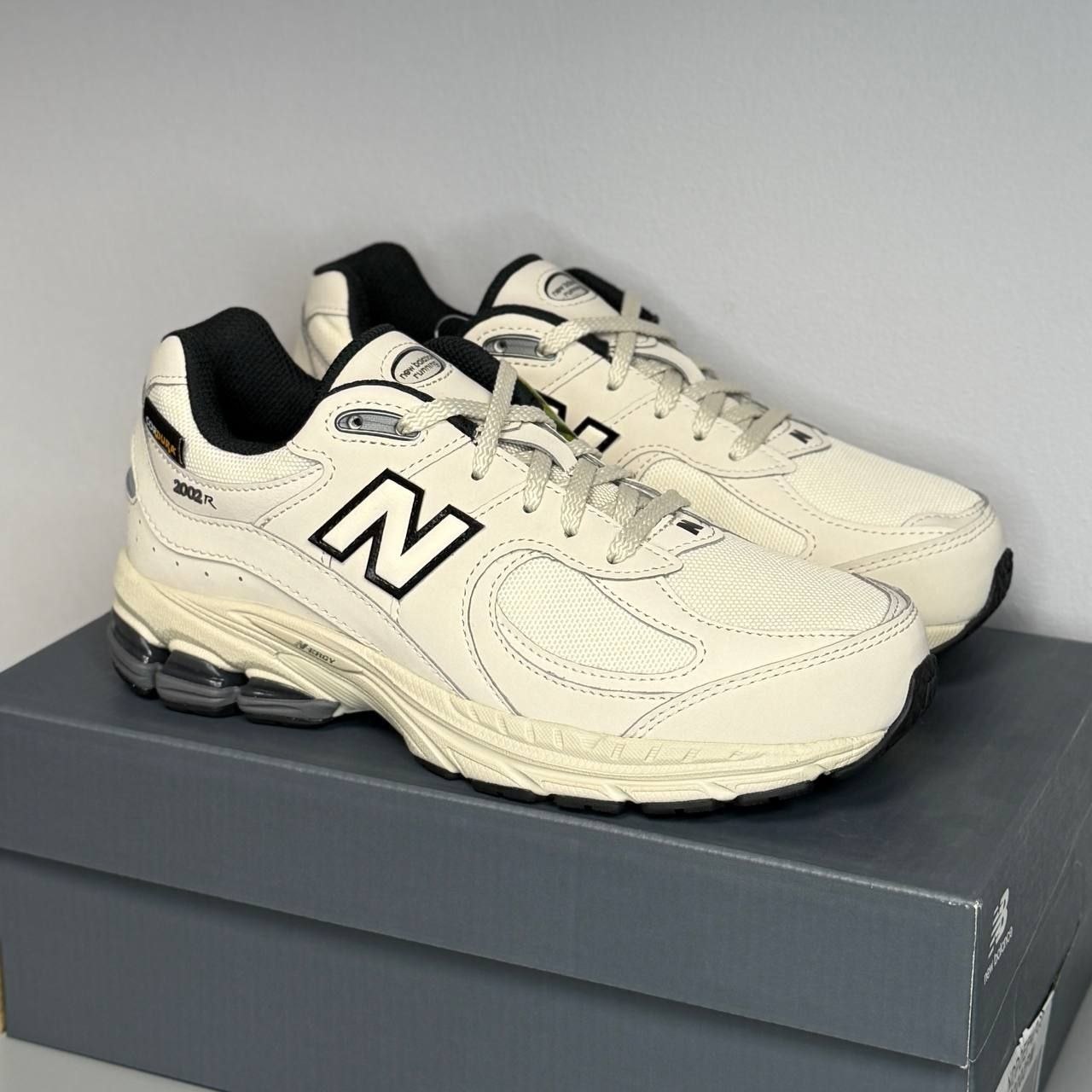 Женские / подростковые кроссовки New Balance 2002R Cordura 'Timberwolf Black'