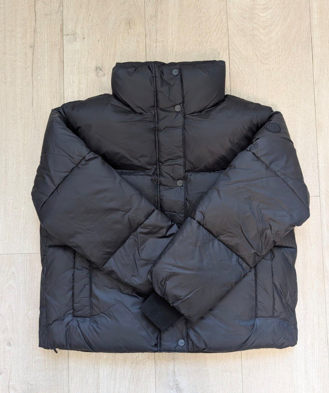 Женская куртка утепленная UGG Vickie Puffer Jacket