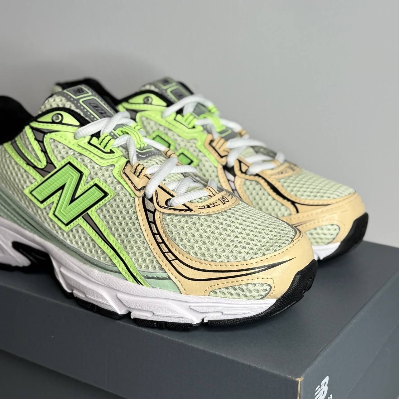 Женские / подростковые кроссовки New Balance 740 'Mint Flash Ash Wood'