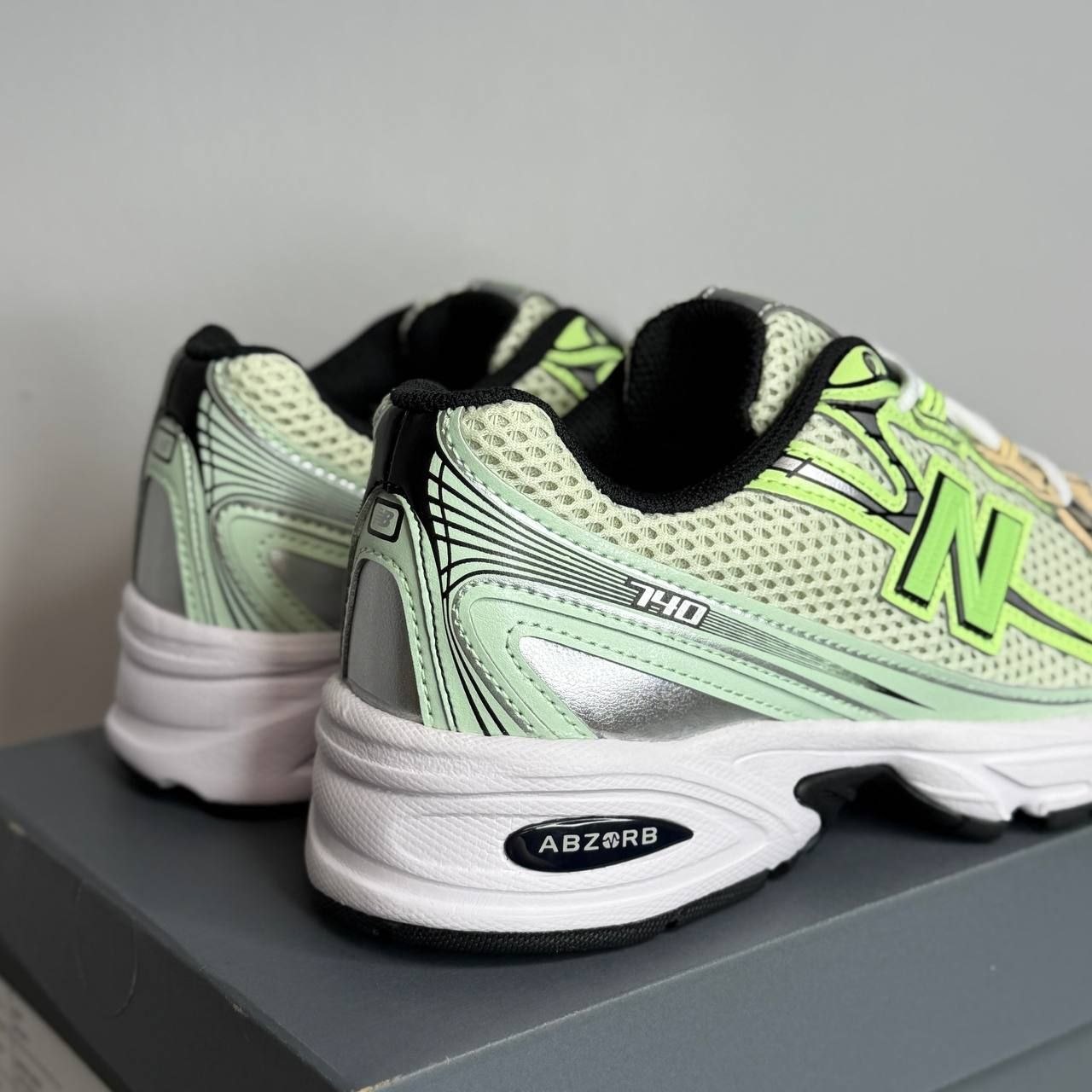 Женские / подростковые кроссовки New Balance 740 'Mint Flash Ash Wood'
